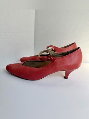 Vintage Red Capezio Mary Jane Pumps 60’s Leather Kitten Heel Almond Toe Sz 10N